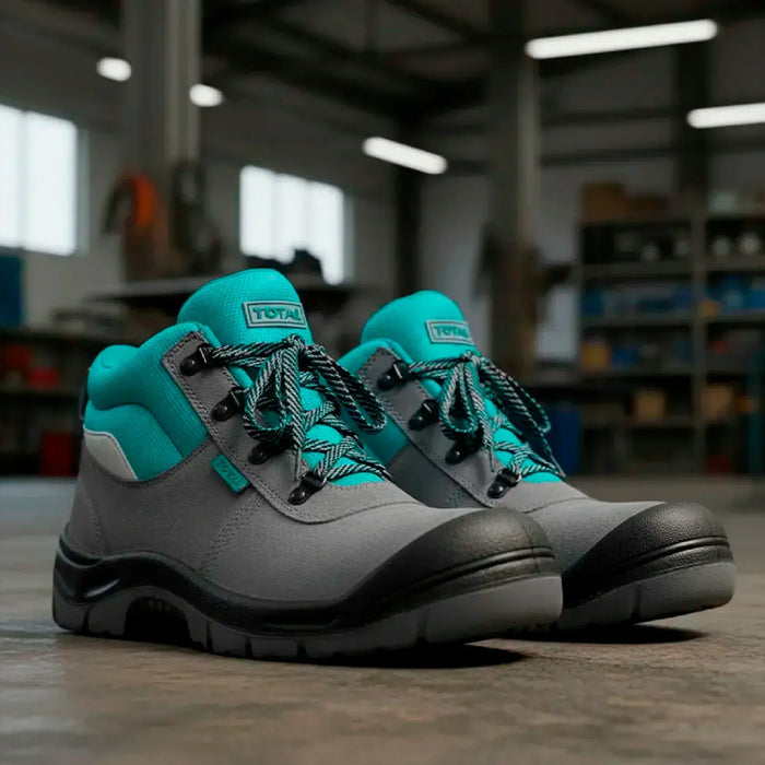 Zapatos de Seguridad Todoterreno: Del taller y la vulcanización al patio de tu casa